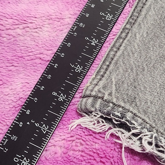 American Eagle Jeans Women's Size 2 High Rise Mom Jean Gray Distressed Raw Hem - Picture 8 of 13